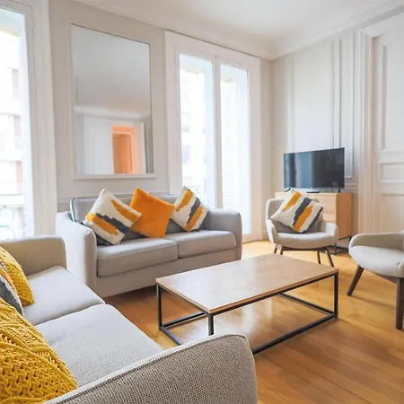 Apartman Champs-elysees/ Montaigne: Sublime Párizs