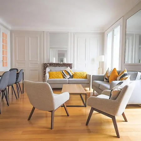 Apartman Champs-elysees/ Montaigne: Sublime Párizs